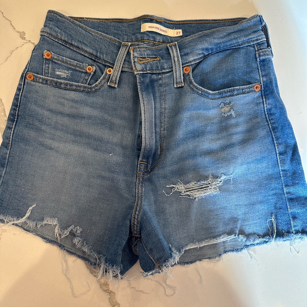 levi shorts